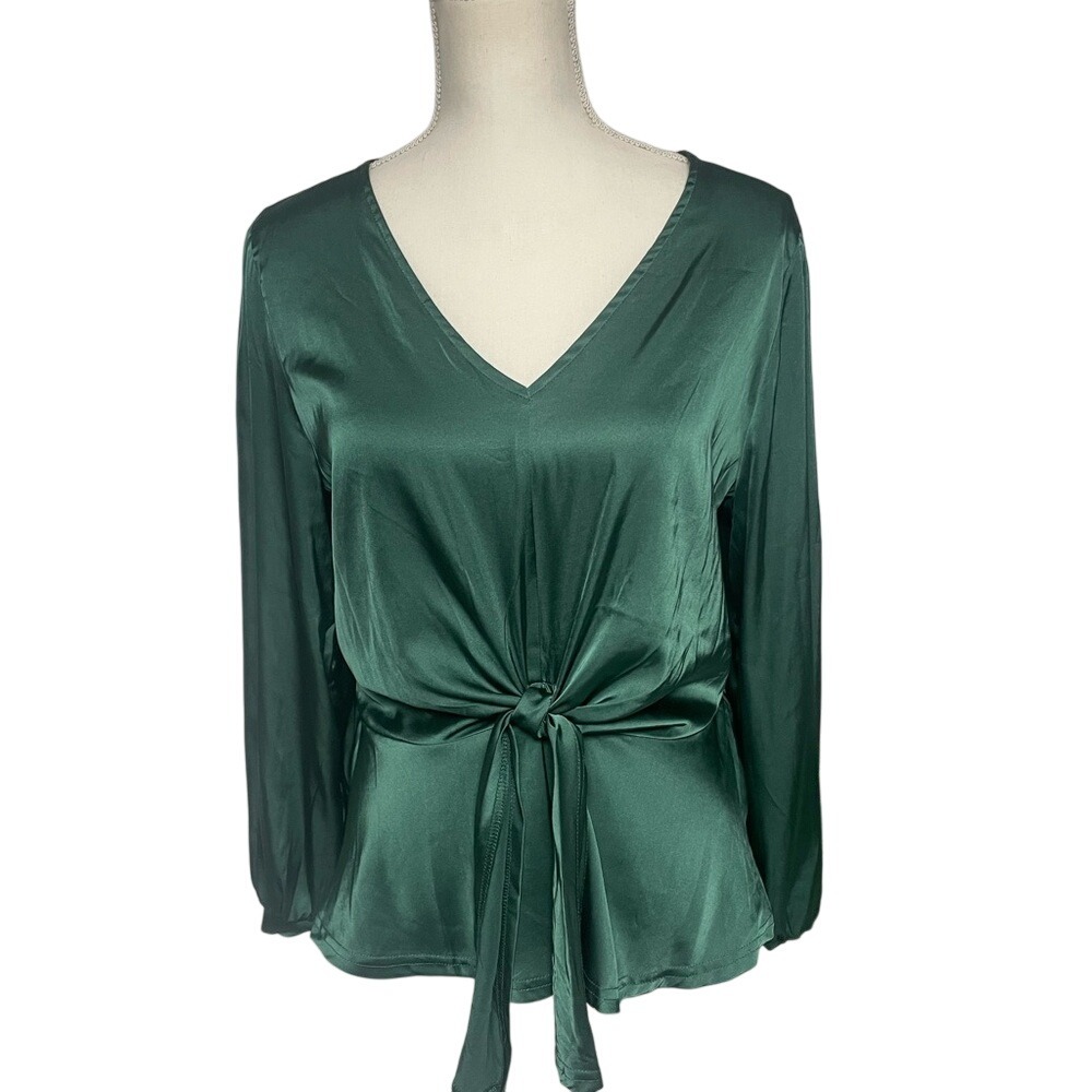 Fifty Street Elegant Green Satin  Tie Front Blouse Women's Large‎